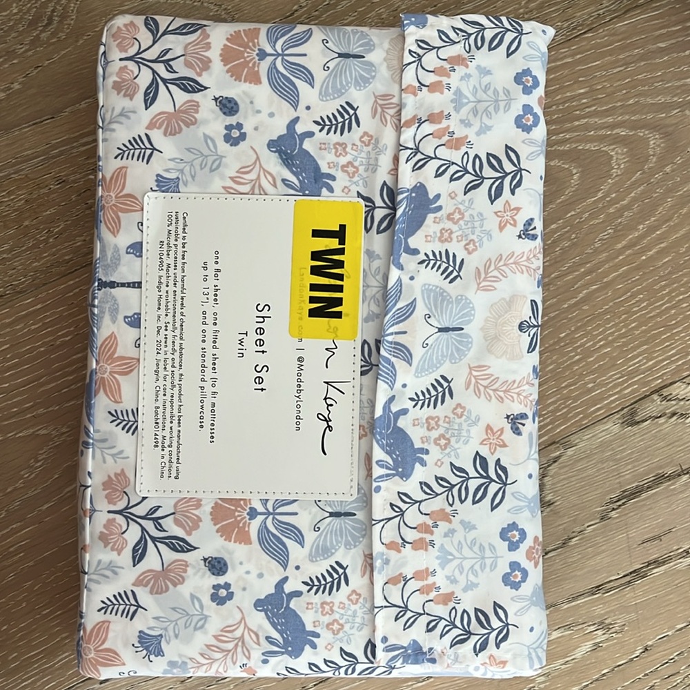 London Kaye Twin Sheet Set with Floral Pattern
